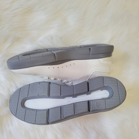 On Cloudtec Running Men's White and Gray Sneakers - Picture 14 of 16